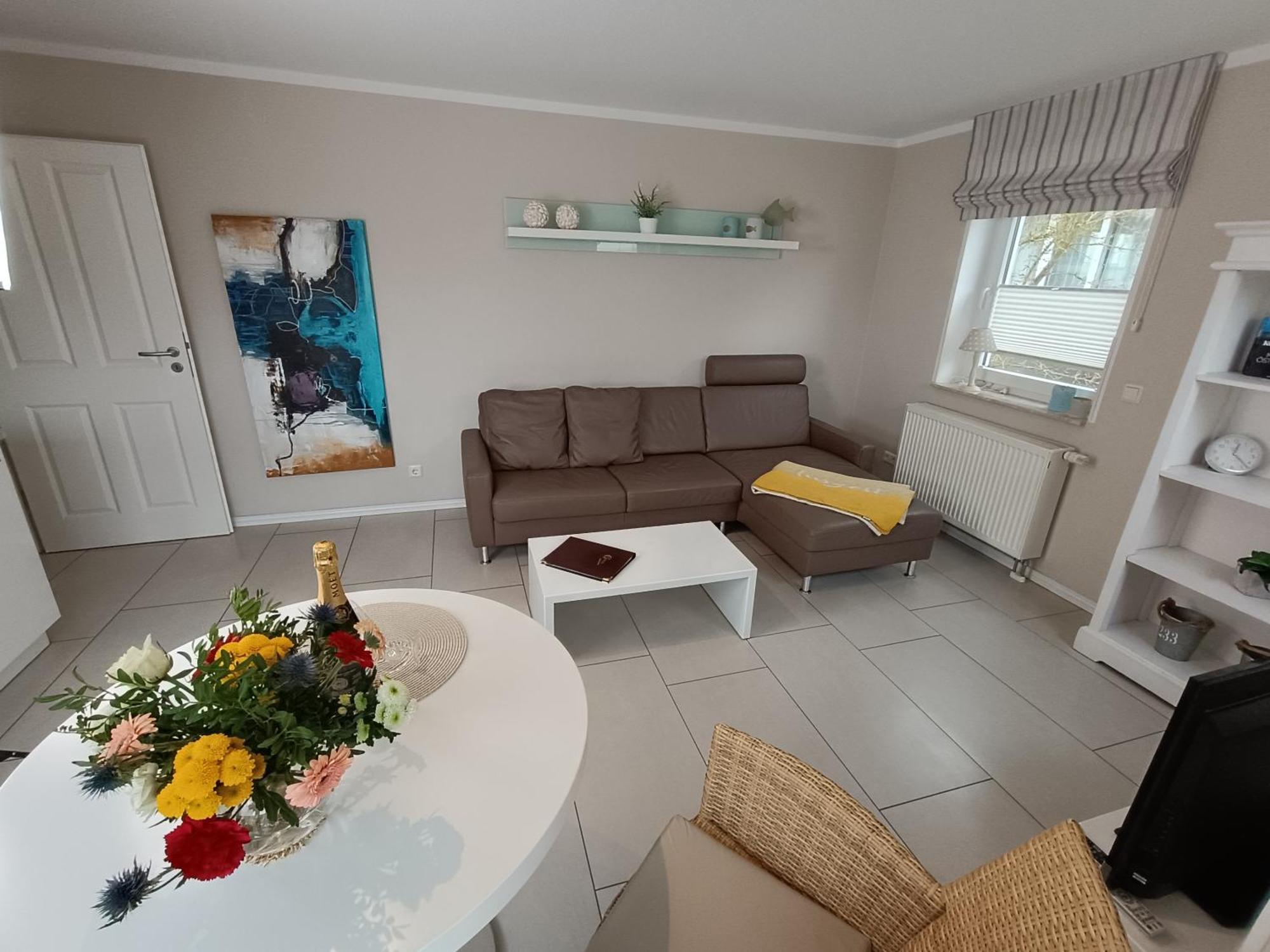 Haus Nemo - Appartement 5, Gemuetliches Appartement Mit Strandkorb, Strandnah 50 M Heringsdorf  Exterior photo